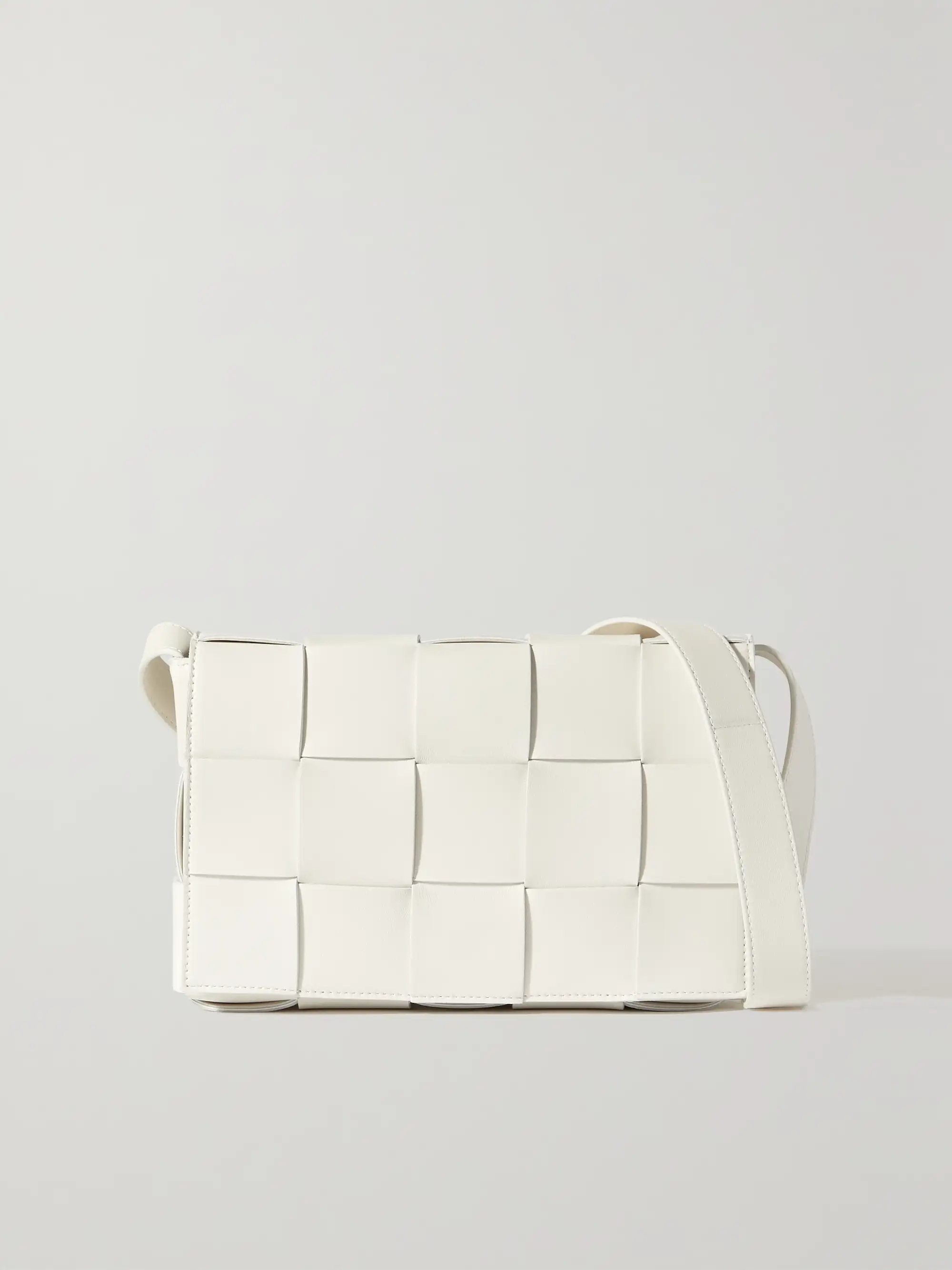 Bottega Veneta Cassette medium Intrecciato leather shoulder bag