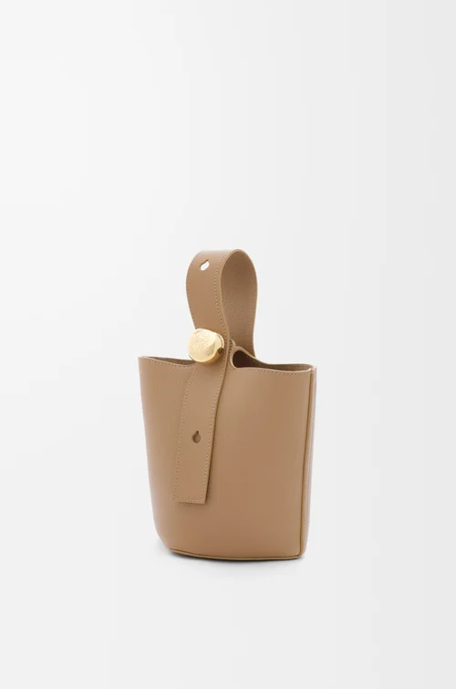 Loewe Mini Pebble bucket in soft grained calfskin