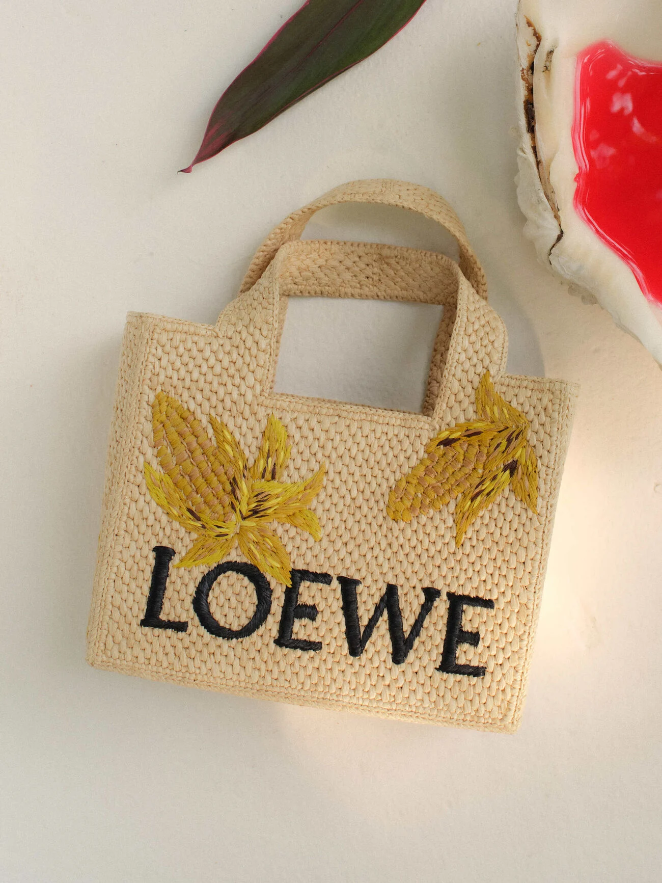 Loewe Small LOEWE Font tote in raffia