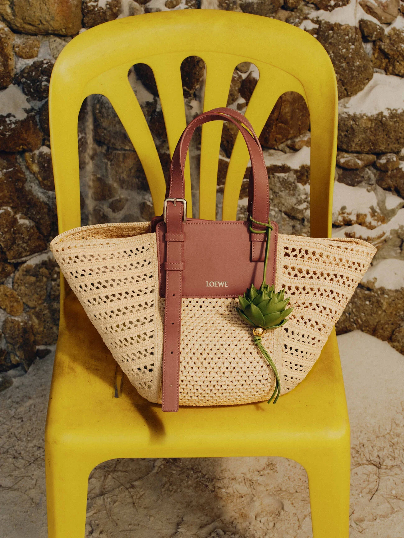Loewe Medium Hammock cabas in raffia and calfskin