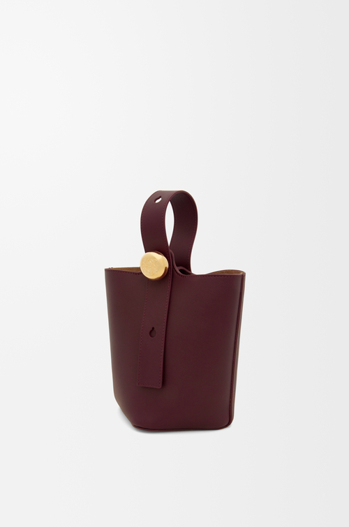 Loewe Mini Pebble bucket in smooth calfskin